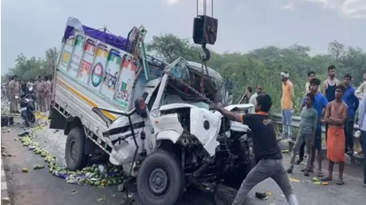 Road Accident at Shahdara Chungi Flyover 4 Killed,1 Injured